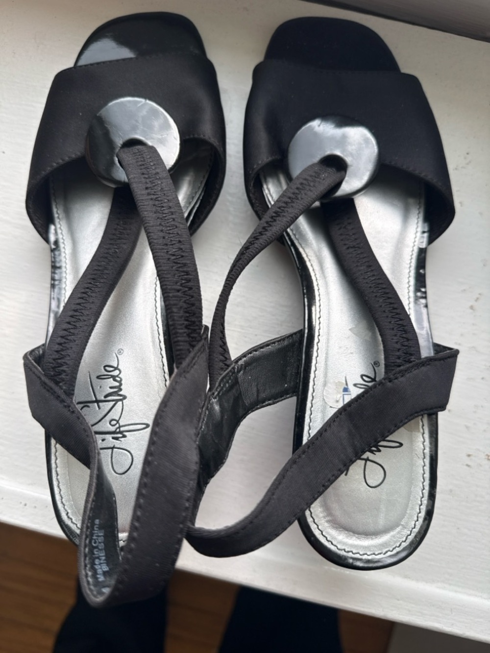 Life Stride Black Elastic Slingback Sandals with Toe Loop